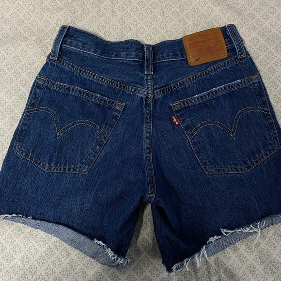 Levi’s shorts - Picture 1 of 3